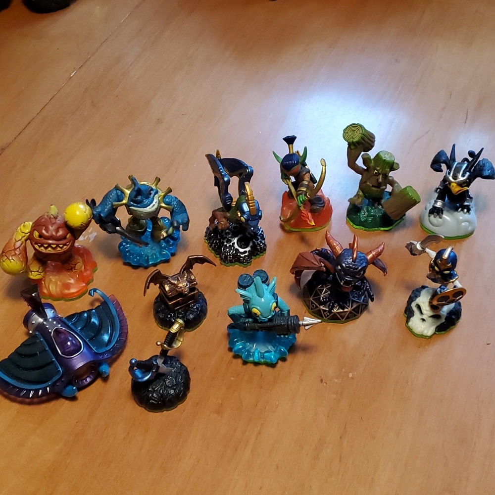 Skylanders figurine set of 12